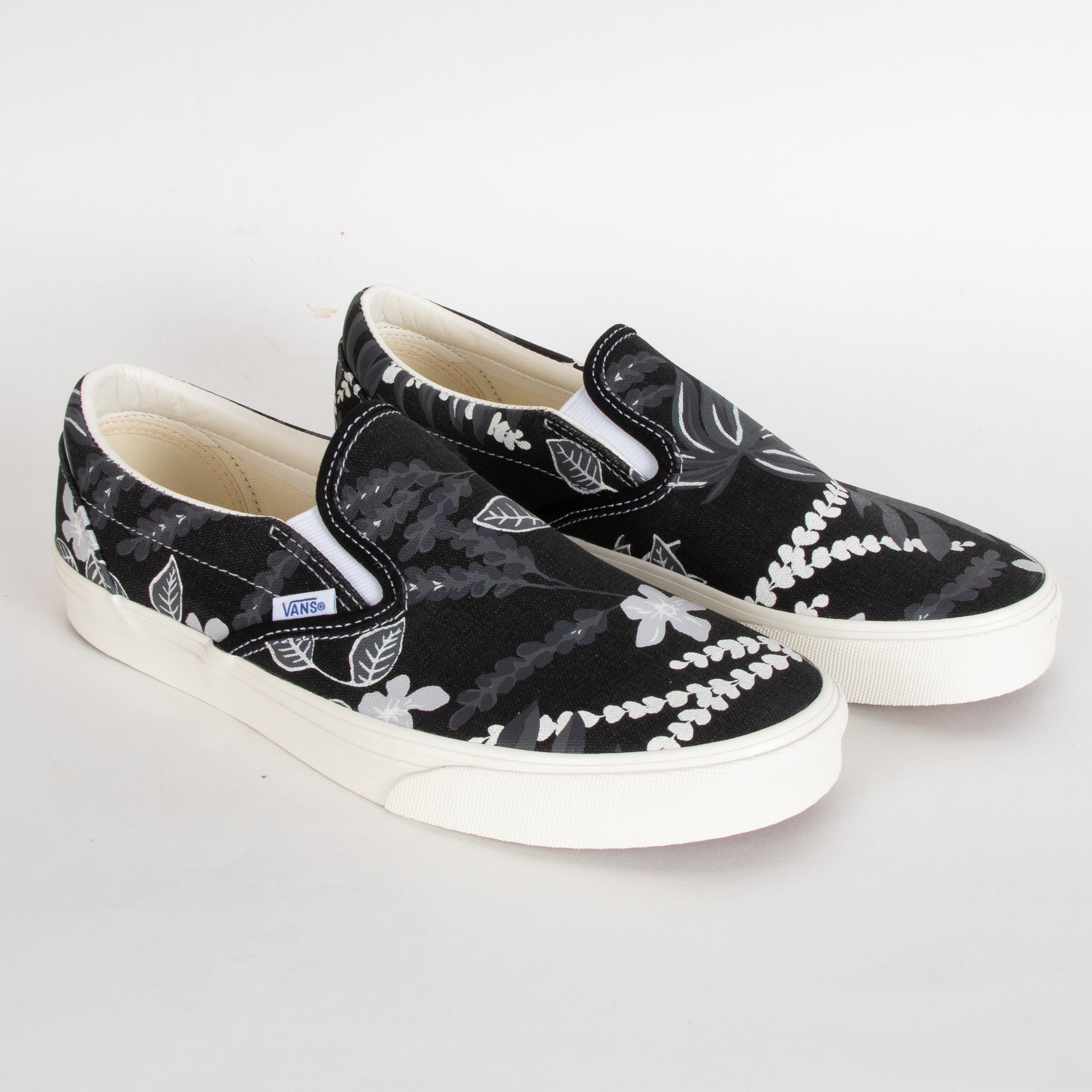 Vans Classic Slip-On Mens Shoes