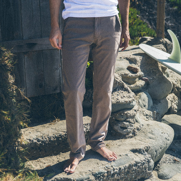 パンツ THE LATEST 'Chino Sculpture Leg' pants Thelatest Chino Sculpture Leg Pants in White | Lyst